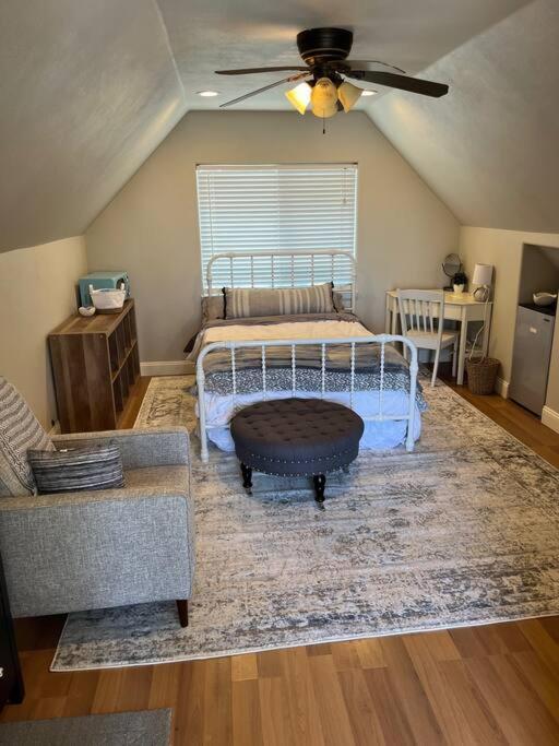 Adorable 1 Bedroom With Pool, And Horse Arena Оукдейл Екстериор снимка